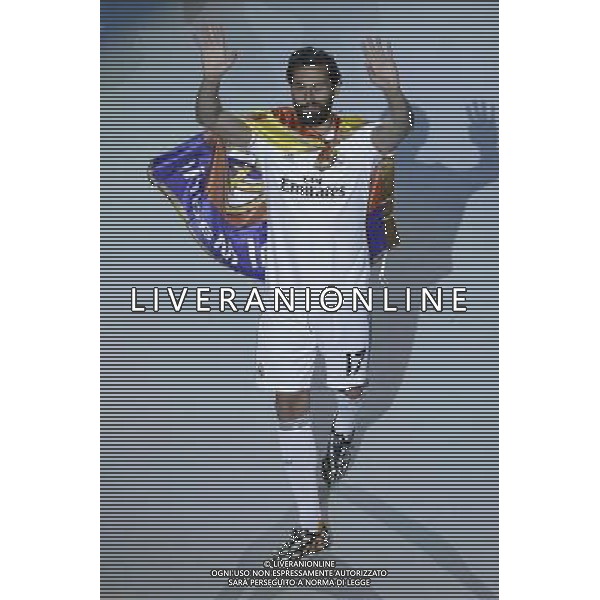 Alvaro Arbeloa // Alvaro Arbeloa during the UEFA Champions League Winner Party from Real Madrid at the Estadio Santiago Bernabeu in Madrid, Spain on 2014/05/25. EXPA Pictures © 2014, PhotoCredit: EXPA/ Alterphotos/ ALTERPHOTOS *****ATTENTION - OUT of ESP, SUI***** ©photoshot/AGENZIA ALDO LIVERANI SAS - ITALY ONLY - Festeggiamenti dei giocatori della squadra del Real Madrid vincitrice della coppa UEFA Champions League allo stadio Santiago Bernabeu di Madrid, Spagna 25 maggio 2014