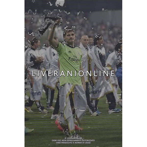 Iker Casillas // Iker Casillas during the UEFA Champions League Winner Party from Real Madrid at the Estadio Santiago Bernabeu in Madrid, Spain on 2014/05/25. EXPA Pictures © 2014, PhotoCredit: EXPA/ Alterphotos/ ALTERPHOTOS *****ATTENTION - OUT of ESP, SUI***** ©photoshot/AGENZIA ALDO LIVERANI SAS - ITALY ONLY - Festeggiamenti dei giocatori della squadra del Real Madrid vincitrice della coppa UEFA Champions League allo stadio Santiago Bernabeu di Madrid, Spagna 25 maggio 2014
