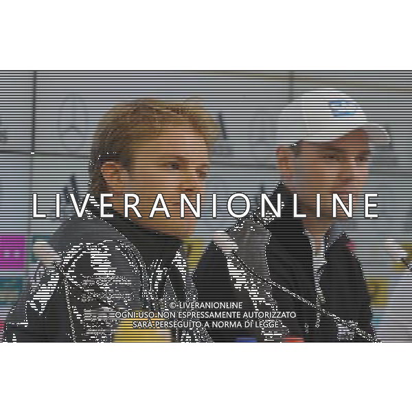 27.05.2014, Sportplatz, St. Martin Passeirtal, ITA, FIFA WM, Vorbereitung Deutschland, Pressekonferenz, Tag 6, im Bild vl.: Nico Rosberg (Formel 1 Rennfahrer) und Martin Kaymer (Profigolfer) // during Trainingscamp of Team Germany for Preparation of the FIFA Worldcup Brasil 2014 at the Sportplatz in St. Martin Passeirtal, Italy on 2014/05/27. EXPA Pictures © 2014, PhotoCredit: EXPA/ Eibner-Pressefoto/ Stuetzle *****ATTENTION - OUT of GER***** ©photoshot/AGENZIA ALDO LIVERANI SAS - ITALY ONLY - Nico Rosberg (Pilota di Formula 1 della Mercedes Benz) in conferenza stampa durante l\'allenamento della nazionale della Germania a St. Martin Passeirtal, Italia 27 maggio 2014
