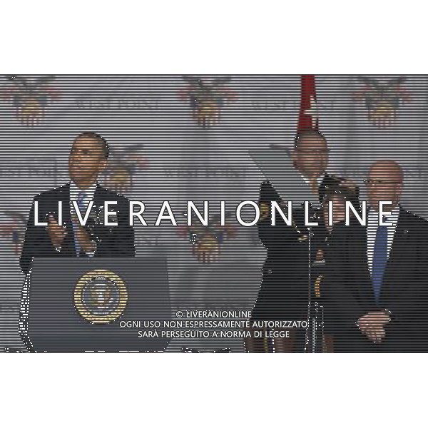 (140528) -- WEST POINT, May 28, 2014 () -- U.S. President Barack Obama (L) addresses the graduation ceremony at the United States Military Academy at West Point, New York, the United States, on May 28, 2014. Obama said here Wednesday that he believes in the foreseeable future, terrorism remains the most direct threat to America at home and abroad. (/Wang Lei) AG ALDO LIVERANI SAS ONLY ITALY