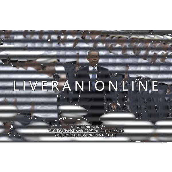 (140528) -- WEST POINT, May 28, 2014 () -- U.S. President Barack Obama (C) attends the graduation ceremony at the United States Military Academy at West Point, New York, the United States, on May 28, 2014. Obama said here Wednesday that he believes in the foreseeable future, terrorism remains the most direct threat to America at home and abroad. (/Wang Lei) AG ALDO LIVERANI SAS ONLY ITALY