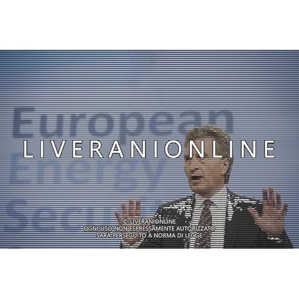 Energy Commissioner Guenther Oettinger holds press conference on the Commission\'s adoption of the study on energy dependence and Communication \'European Energy Security Strategy\' in Brussels, Belgium on 28.05.2014 by Wiktor Dabkowski AG ALDO LIVERANI SAS ONLY ITALY