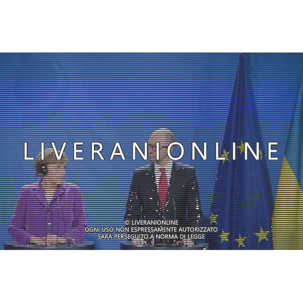(140528) -- BERLIN, May 28, 2014 () -- German Chancellor Angela Merkel (L) and Ukrainian Prime Minister Arseniy Yatsenyuk attend a press conference prior to a dinner and joint talks at the Chancellery in Berlin, Germany, on May 28, 2014. Ukrainian Prime Minister Arseny Yatsenyuk said on Wednesday that his country should become a European country under the newly elected President Petro Poroshenko. (/Zhang Fan) AG ALDO LIVERANI SAS ONLY ITALY