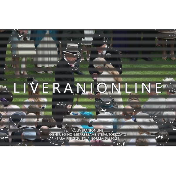 Britain\'s Prince Philip meets guests at the first garden party of the season in the grounds of Buckingham Palace in central London, on May 21, 2014. ©PHOTOSHOT/AGENZIA ALDO LIVERANI SAS - ITALY ONLY - EDITORIAL USE ONLY