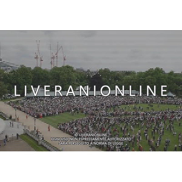 Britain\'s Prince Philip and Queen Elizabeth II (bottom left) arrive at the first garden party of the season in the grounds of Buckingham Palace in central London, on May 21, 2014. ©PHOTOSHOT/AGENZIA ALDO LIVERANI SAS - ITALY ONLY - EDITORIAL USE ONLY