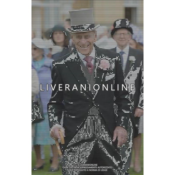 The Duke of Edinburgh, who has had a \'minor procedure\' carried out on his right hand according to Buckingham Palace, is seen as he attends the first garden party of the year at Buckingham Palace, London. ©PHOTOSHOT/AGENZIA ALDO LIVERANI SAS - ITALY ONLY - EDITORIAL USE ONLY
