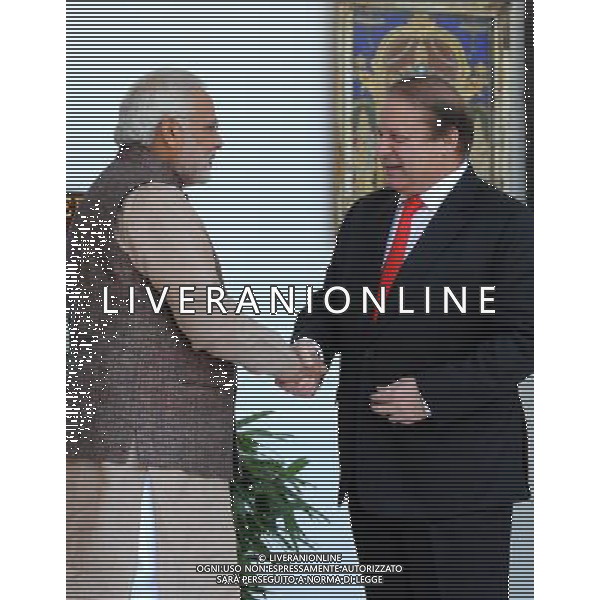 (140527) -- NEW DELHI, May 27, 2014 () -- Indian Prime Minister Narendra Modi (L) shakes hands with his Pakistani counterpart Nawaz Sharif before their meeting at Hyderabad House in New Delhi, India, May 27, 2014. (/Partha Sarkar) ©PHOTOSHOT/AGENZIA ALDO LIVERANI SAS - ITALY ONLY - EDITORIAL USE ONLY