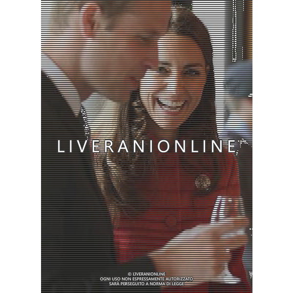 The Duke and Duchess of Cambridge try some whisky during a tour of The Famous Grouse Distillery in Crieff, Scotland. William and Kate, known as the Earl and Countess of Strathearn north of the border, are touring the Strathearn area in the heart of Scotland. ©PHOTOSHOT/Agenzia Aldo Liverani sas - ITALY ONLY - EDITORIAL USE ONLY - REALI INGLESI: Il principe Williamd\'inghilterra con la moglie Kate middleton duchessa di Cambridge durante una visita alla famosa distilleria Grouse a Crieff, Scozia.