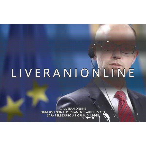 (140528) -- BERLIN, May 28, 2014 () -- Ukrainian Prime Minister Arseniy Yatsenyuk attends a press conference prior to a dinner and joint talks at the Chancellery in Berlin, Germany, on May 28, 2014. Ukrainian Prime Minister Arseny Yatsenyuk said on Wednesday that his country should become a European country under the newly elected President Petro Poroshenko. (/Zhang Fan) ©PHOTOSHOT/Agenzia Aldo Liverani sas - ITALY ONLY - EDITORIAL USE ONLY - Conferenza stampa prima di una cena e colloqui congiunti presso la Cancelleria a Berlino, Germania, il 28 maggio, 2014.