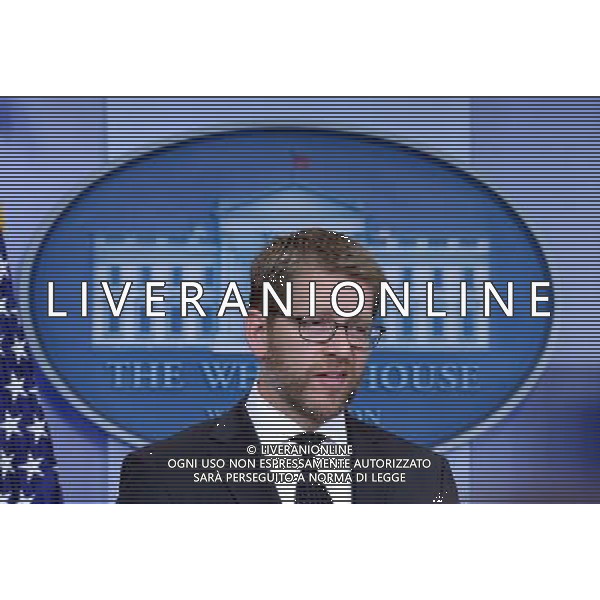 (140530) -- WASHINGTON D.C., May 30, 2014 () -- File photo taken on Jan. 9, 2014 shows White House press secretary Jay Carney speaks at a daily briefing at the White House, Washington D.C., the United States. U.S. President Barack Obama on Friday announced that the White House press secretary Jay Carney is leaving his post. Carney is to be replaced by his deputy Josh Earnest. (/Yin Bogu) AG ALDO LIVERANI SAS ONLY ITALY