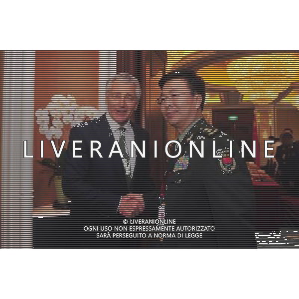 (140531) -- SINGAPORE, May 31, 2014 () -- Wang Guanzhong (R), deputy chief of the General Staff of the People\'s Liberation Army (PLA), meets with U.S. Defense Secretary Chuck Hagel in the ongoing Shangri-La Dialogue in Singapore, May 31, 2014. The establishment of a new model of China-U.S. relations requires the two countries to respect each other and treat each other as equals, Wang Guanzhong said here Saturday. (/Then Chih Wey) Â©photoshot/AGENZIA ALDO LIVERANI SAS - ITALY ONLY - EDITORIAL USE ONLY