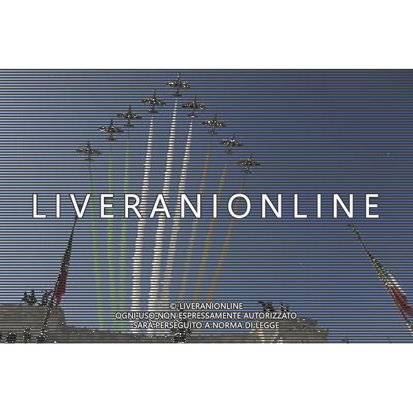 Roma - 02/06/2014 - Parata militare ai Fori Imperiali per la Festa della Repubblica - nella foto: I corazieri si schierano sull\'Altare della Patria / Ph. Fabrizio Corradetti - ag. Aldo Liverani Sas