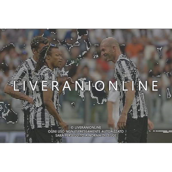 UNESCO CUP, SFIDA TRA VECCHIE GLORIE DI JUVE E REAL Juventus Stadium Torino Federico Tardito/Agenzia Aldo Liverani Sas Nella foto Zidane e Davids ©tardito /AGENZIA ALDO LIVERANI SAS