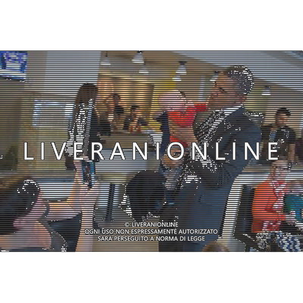 President Barack Obama holds a baby while greeting patrons at The Coupe restaurant in Washington, D.C., Jan. 10, 2014. ©photoshot/Agenzia Aldo Liverani sas - ITALY ONLY - Il Presidente americano Barack Obama