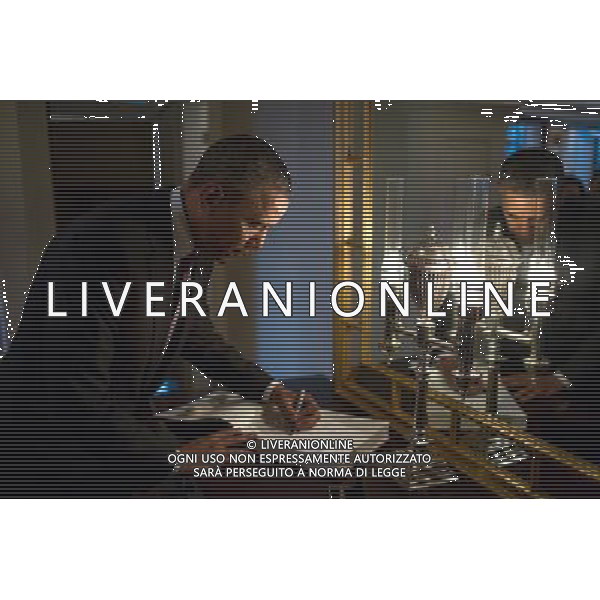 President Barack Obama signs the guest book following a tour of Monticello with President Franvßois Hollande of France in Charlottesville, Va., Feb. 10, 2014. ©photoshot/Agenzia Aldo Liverani sas - ITALY ONLY - Il Presidente americano Barack Obama