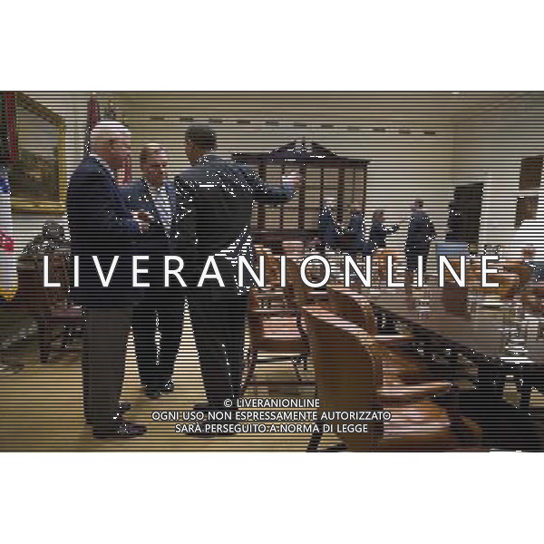 President Barack Obama talks with Sen. Saxby Chambliss, R-Ga., left, and Rep. Mike Rogers, R-Mich., following a meeting with Members of Congress regarding U.S. intelligence programs, in the Roosevelt Room of the White House, Jan. 9, 2014. ©PHOTOSHOT/Agenzia Aldo Liverani sas - ITALY ONLY - EDITORIAL USE ONLY - Il Presidente americano Barack Obama