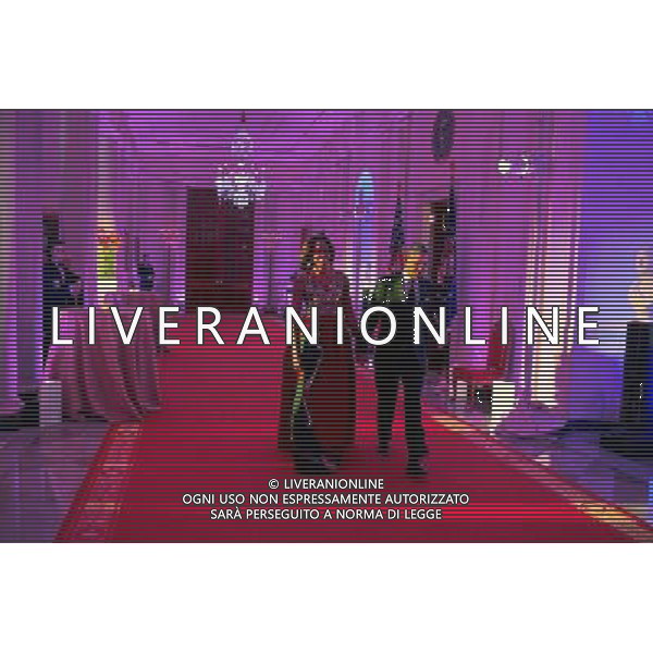 President Barack Obama and First Lady Michelle Obama walk down the Cross Hall to the 2014 National Governors Association Dinner in the State Dining Room of the White House, Feb. 23, 2014. ©PHOTOSHOT/Agenzia Aldo Liverani sas - ITALY ONLY - EDITORIAL USE ONLY - Il Presidente americano Barack Obama