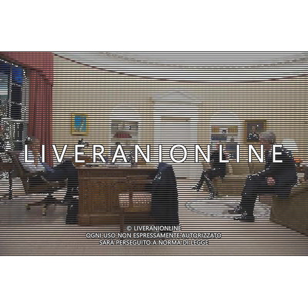 President Barack Obama meets with Kathryn Ruemmler, Counsel to the President, and Chief of Staff Denis McDonough in the Oval Office, Feb. 3, 2014. ©PHOTOSHOT/Agenzia Aldo Liverani sas - ITALY ONLY - EDITORIAL USE ONLY - Il Presidente americano Barack Obama