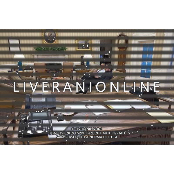 President Barack Obama discusses his State of the Union address with Director of Speechwriting Cody Keenan in the Oval Office, Jan. 27, 2014. ©PHOTOSHOT/Agenzia Aldo Liverani sas - ITALY ONLY - EDITORIAL USE ONLY - Il Presidente americano Barack Obama