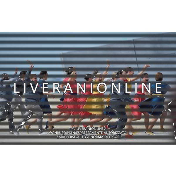 (140606) -- NORMANDY, June 6, 2014 () -- Dancers perform during a ceremony marking 70th anniversary of D-Day landings, in Sword beach in Ouistreham, Normandy, northern France on June 6, 2014.(/Chen Xiaowei) ©photoshot/Agenzia Aldo Liverani sas - ITALY ONLY - Celebrazioni del 70mo anniversario degli sbarchi del D-Day, in spiaggia Sword in Ouistreham, Normandia, nel nord della Francia il 6 giugno 2014.