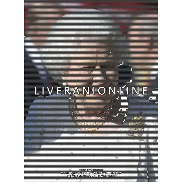 Queen Elizabeth II attends a garden party in Paris, hosted by Sir Peter Ricketts, Britain\'s Ambassador to France ahead of marking the 70th anniversary of the D-Day landings during World War II. ©photohsot/Agenzia Aldo Liverani sas - ITALY ONLY - REALI INGLESI: La Regina Elisabetta II d\'inghilterra durante le celebrazioni del 70mo anniversario dello sbarco in Normandia, a Parigi Francia il 6 giugno 2014.