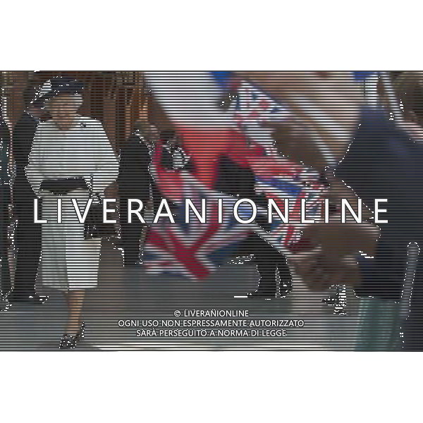  ...Mcc0054612 . Daily Telegraph DT News The Queen passes by schoolchildren from Drayton Park Primary, College Francais and Lyce Francais . The Queen and The Duke of Edinburgh today marked the 20th anniversary of the Channel Tunnel before beginning a State Visit to France. Her Majesty The Queen unveiled a plaque marking the 20th anniversary of the opening of the Eurotunnel at St Pancras International . 5 June 2014 ©photoshot/Agenzia Aldo Liverani sas - ITALY ONLY - REALI INGLESI: La Regina Elisabetta II d\'Inghilterra al 20mo° anniversario dell\'apertura dell\'Eurotunnel durante la sua visita di Stato in Francia alla stazione di St Pancras il 5 giugno 2014 a Londra, Inghilterra