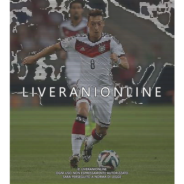 firo Fu§ball,Fussball, 06.06.2014 WM Testspiel: Nationalmannschaft Deutschland - Armenien 6.1 Einzelaktion Mesut …zil , $worldrightsEs gelten unsere AGB, einsehbar auf www.firosportphoto.de copyright by firo sportphoto: Pfefferackerstr. 2aÊ 45894 G e l s e n k i r c h e n www.firosportphoto.de mail@firosportphoto.de (V o l k s b a n k B o c h u m - W i t t e n ) BLZ.: 430 601 29 Kt. Nr.: 341 117 100 Tel:Ê 0209 - 9304402 Fax:Ê 0209 - 9304443 AG ALDO LIVERANI SAS ONLY ITALY