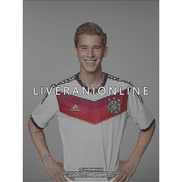 firo : 24.05.2014 Fu§ball,Fussball,Nationalmannschaft Deutschland, Weltmeisterschaft, WM 2014 Brasilien,Portraittermin, Erik DURM, Portrait, $worldrightsEs gelten unsere AGB, einsehbar auf www.firosportphoto.de Poolfoto, copyright by firo sportphoto: Coesfelder Str.207 48249 DŸlmenTel.:02594 9916004 www.firosportphoto.de mail@firosportphoto.de (V o l k s b a n k B o c h u m - W i t t e n ) BLZ.: 430 601 29 Kt. Nr.: 341 117 100 Tel.:02594 9916004 AG ALDO LIVERANI SAS ONLY ITALY