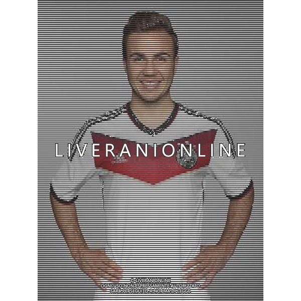 firo : 24.05.2014 Fu§ball,Fussball,Nationalmannschaft Deutschland, Weltmeisterschaft, WM 2014 Brasilien,Portraittermin, Mario G…TZE, Portrait, $worldrightsEs gelten unsere AGB, einsehbar auf www.firosportphoto.de Poolfoto, copyright by firo sportphoto: Coesfelder Str.207 48249 DŸlmenTel.:02594 9916004 www.firosportphoto.de mail@firosportphoto.de (V o l k s b a n k B o c h u m - W i t t e n ) BLZ.: 430 601 29 Kt. Nr.: 341 117 100 Tel.:02594 9916004 AG ALDO LIVERANI SAS ONLY ITALY