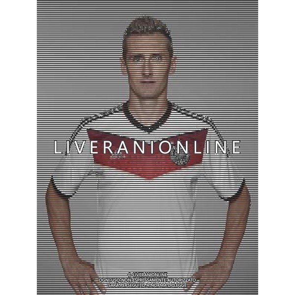 firo : 24.05.2014 Fu§ball,Fussball,Nationalmannschaft Deutschland, Weltmeisterschaft, WM 2014 Brasilien,Portraittermin, Miroslav KLOSE, Portrait, $worldrightsEs gelten unsere AGB, einsehbar auf www.firosportphoto.de Poolfoto, copyright by firo sportphoto: Coesfelder Str.207 48249 DŸlmenTel.:02594 9916004 www.firosportphoto.de mail@firosportphoto.de (V o l k s b a n k B o c h u m - W i t t e n ) BLZ.: 430 601 29 Kt. Nr.: 341 117 100 Tel.:02594 9916004 AG ALDO LIVERANI SAS ONLY ITALY