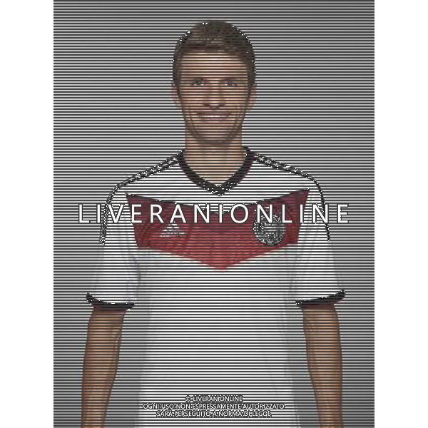 firo : 24.05.2014 Fu§ball,Fussball,Nationalmannschaft Deutschland, Weltmeisterschaft, WM 2014 Brasilien,Portraittermin, Thomas M†LLER, Portrait, $worldrightsEs gelten unsere AGB, einsehbar auf www.firosportphoto.de Poolfoto, copyright by firo sportphoto: Coesfelder Str.207 48249 DŸlmenTel.:02594 9916004 www.firosportphoto.de mail@firosportphoto.de (V o l k s b a n k B o c h u m - W i t t e n ) BLZ.: 430 601 29 Kt. Nr.: 341 117 100 Tel.:02594 9916004 AG ALDO LIVERANI SAS ONLY ITALY
