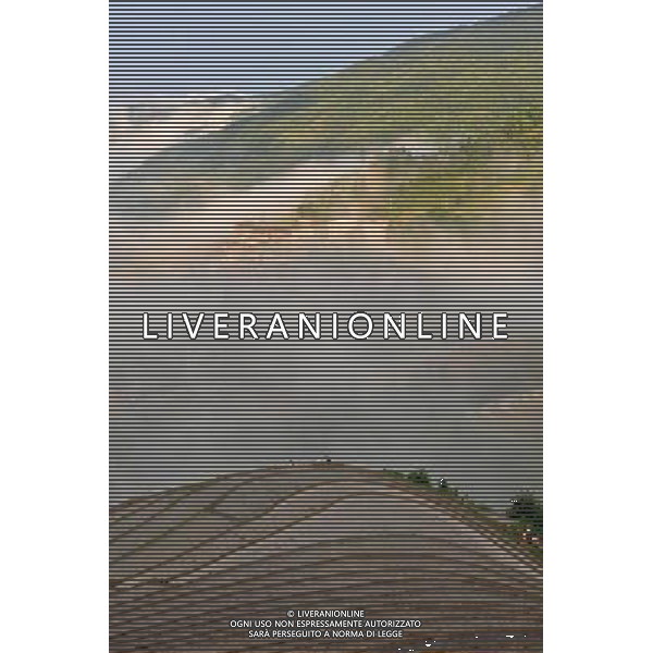 (140608) -- LONGSHENG, June 8, 2014 () -- Fog blankets terraces in Ping\'an Village of Longji Township in Longsheng County, south China\'s Guangxi Zhuang Autonomous Region, June 7, 2014. (/Lu Bo\'an) (lfj) Â©PHOTOSHOT/Agenzia Aldo Liverani sas - ITALY ONLY - EDITORIAL USE ONLY - Le terrazze colptivate coperte di nebbia in Ping\'an Village di Longji Township in Longsheng County, Guangxi Zhuang Regione Autonoma sud della Cina, 7 giugno 2014