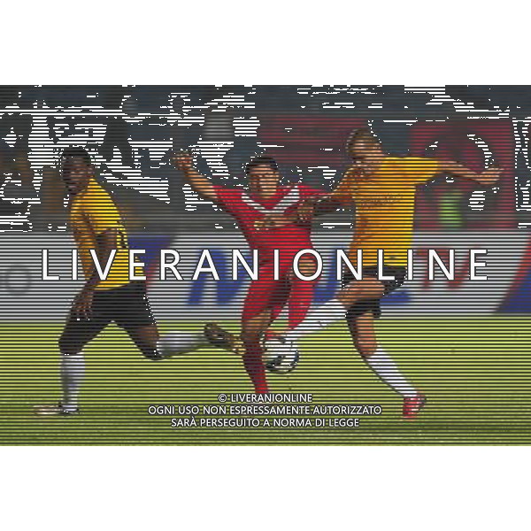 (140608) -- JAKARTA, June 8, 2014 () -- Indonesian Legends Team player Francis Wewengkang (C) vies for the ball with International Legends Team players Rivaldo (R) and Louis Saha (L) during the Football Legends Tour 2014 at Gelora Bung Karno Stadium in Jakarta, Indonesia, on June 7, 2014. International team won 5-2. (/Zulkarnain) ©PHOTOSHOT/Agenzia Aldo Liverani sas - ITALY ONLY - EDITORIAL USE ONLY - I giocatori della squadra delle leggende Internazionale contro la squadra delle leggende indonesiane durante le leggende del calcio Tour 2014 Gelora Bung Karno Stadium di Jakarta, in Indonesia, il 7 giugno 2014. squadra internazionale ha vinto 5-2.