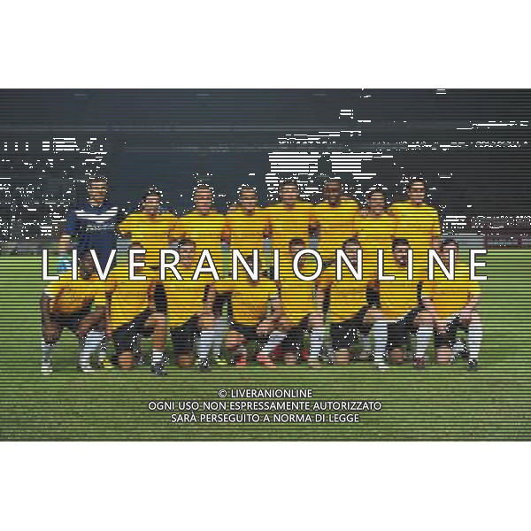 (140608) -- JAKARTA, June 8, 2014 () -- International Legends Team pose for photo before the Football Legends Tour 2014 at Gelora Bung Karno Stadium in Jakarta, Indonesia, on June 7, 2014. International team won 5-2. (/Zulkarnain) ©PHOTOSHOT/Agenzia Aldo Liverani sas - ITALY ONLY - EDITORIAL USE ONLY - I giocatori della squadra delle leggende Internazionale contro la squadra delle leggende indonesiane durante le leggende del calcio Tour 2014 Gelora Bung Karno Stadium di Jakarta, in Indonesia, il 7 giugno 2014. squadra internazionale ha vinto 5-2.