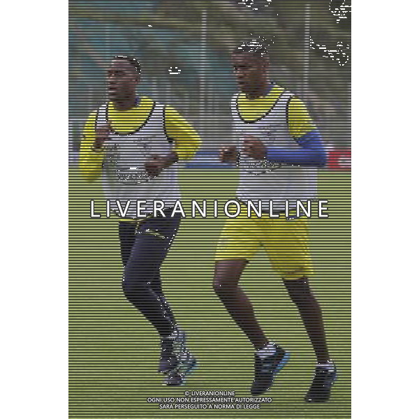 (140608) -- QUITO, June 8, 2014 () -- Players Jaime Ayovi (L) and Frickson Erazo of the Ecuadorian national soccer team take part in a training session at the team\'s headquarters in Quito, capital of Ecuador, on June 7, 2014. The Ecuadorian national soccer team is training for the World Cup Brazil 2014. (/Str) (ce) ©PHOTOSHOT/Agenzia Aldo Liverani sas - ITALY ONLY - EDITORIAL USE ONLY - I giocatori della squadra nazionale di calcio ecuadoriana durante una sessione di allenamento per la Coppa del Mondo di Brasile 2014 a Quito, capitale dell\'Ecuador, il 7 giugno 2014.