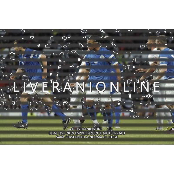 Soccer Aid at Old Trafford Football Club Manchester on 8th June 2014. Edgar Davids and Santiago Cabrera (left). ©PHOTOSHOT/Agenzia Aldo Liverani sas - ITALY ONLY - EDITORIAL USE ONLY - Partita di beneficenza tra l\'Inghilterra e Resto del Mondo con le stelle mondiali del calcio e dello spettacolo all\'Old Trafford, stadio del Manchester United, 8 giugno 2014