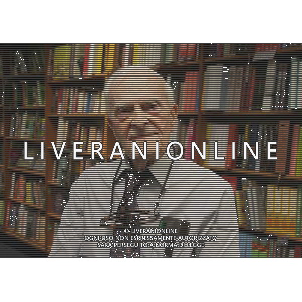 Harry Leslie Smith in conversation with Selina Todd at Blackwells Oxford to promote his book Harry\'s Last Stand Oxford England AG ALDO LIVERANI SAS ONLY ITALY