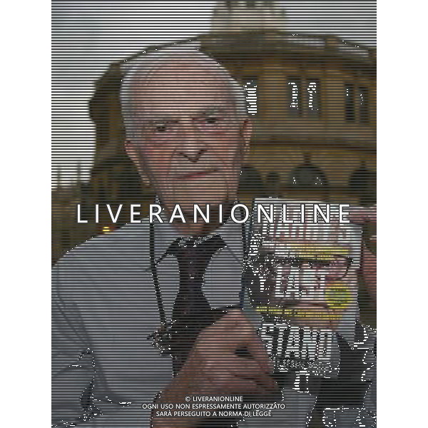 Harry Leslie Smith in conversation with Selina Todd at Blackwells Oxford to promote his book Harry\'s Last Stand Oxford England AG ALDO LIVERANI SAS ONLY ITALY