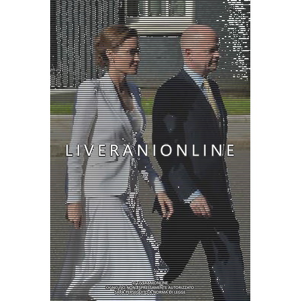Angelina Jolie and William Hague attends a meeting at 10 Downing Street in London, England on 10th June 2014, as part of the Global Summit to End Sexual Violence in Conflict global summit. ©PHOTOSHOT/Agenzia Aldo Liverani sas - ITALY ONLY - EDITORIAL USE ONLY - L\'attrice Angelina Jolie partecipa a una riunione al 10 di Downing Street a Londra, Inghilterra il 10 giugno 2014, nell\'ambito del Summit globale per porre fine alla violenza sessuale nei conflitti mondiali