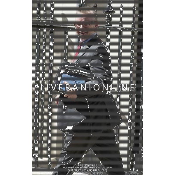 Michael Gove leaves a Cabinet meeting from Downing Street. The chairs include Angelina Jolie and the Foreign Secretary Hague ©PHOTOSHOT/Agenzia Aldo Liverani sas - ITALY ONLY - EDITORIAL USE ONLY - L\'attrice Angelina Jolie partecipa a una riunione al 10 di Downing Street a Londra, Inghilterra il 10 giugno 2014, nell\'ambito del Summit globale per porre fine alla violenza sessuale nei conflitti mondiali