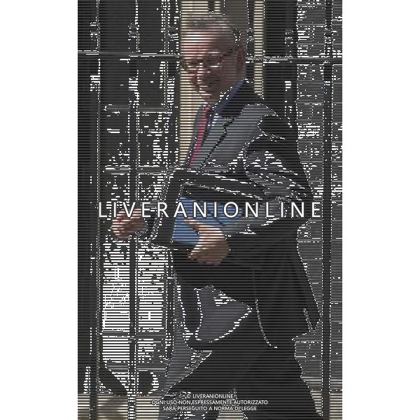 Michael Gove leaves a Cabinet meeting from Downing Street. The chairs include Angelina Jolie and the Foreign Secretary Hague ©PHOTOSHOT/Agenzia Aldo Liverani sas - ITALY ONLY - EDITORIAL USE ONLY - L\'attrice Angelina Jolie partecipa a una riunione al 10 di Downing Street a Londra, Inghilterra il 10 giugno 2014, nell\'ambito del Summit globale per porre fine alla violenza sessuale nei conflitti mondiali