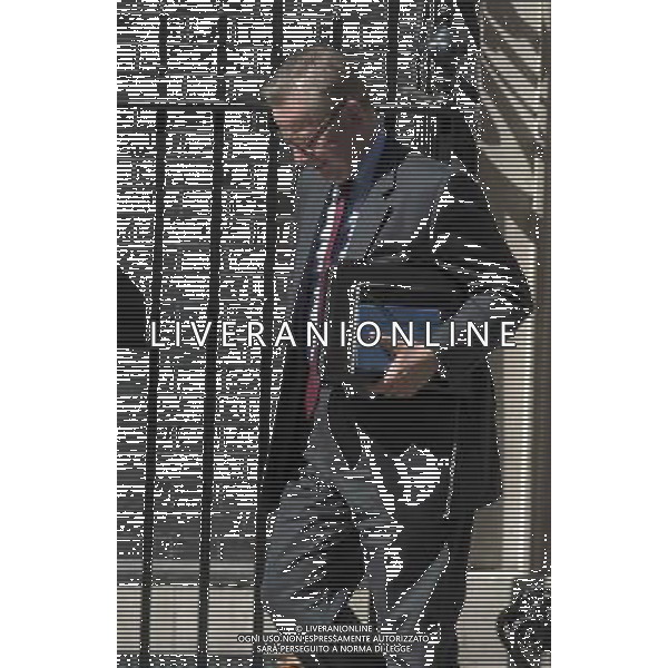 Michael Gove leaves a Cabinet meeting from Downing Street. The chairs include Angelina Jolie and the Foreign Secretary Hague ©PHOTOSHOT/Agenzia Aldo Liverani sas - ITALY ONLY - EDITORIAL USE ONLY - L\'attrice Angelina Jolie partecipa a una riunione al 10 di Downing Street a Londra, Inghilterra il 10 giugno 2014, nell\'ambito del Summit globale per porre fine alla violenza sessuale nei conflitti mondiali