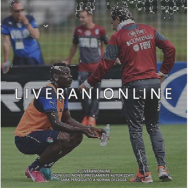 FIFA World Cup Brasile 2014 Mangaritiba (Rio de Janeiro) - 11.06.2014 Allenamento Italia Nella Foto:prandelli si ferma a parlare con balotelli /Ph.Vitez-Ag. Aldo Liverani