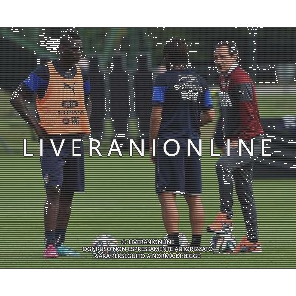 FIFA World Cup Brasile 2014 Mangaritiba (Rio de Janeiro) - 11.06.2014 Allenamento Italia Nella Foto:prandelli si ferma a parlare con balotelli e pirlo a fine allenamento /Ph.Vitez-Ag. Aldo Liverani