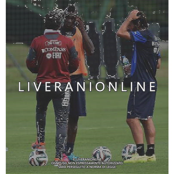 FIFA World Cup Brasile 2014 Mangaritiba (Rio de Janeiro) - 11.06.2014 Allenamento Italia Nella Foto:prandelli si ferma a parlare con balotelli e pirlo a fine allenamento /Ph.Vitez-Ag. Aldo Liverani