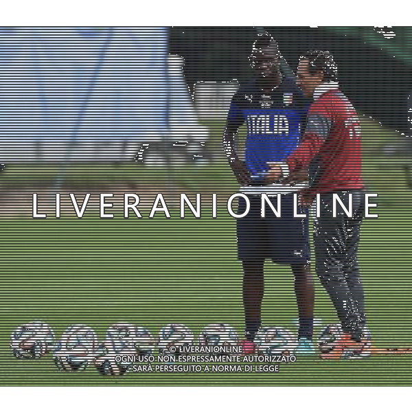 FIFA World Cup Brasile 2014 Mangaritiba (Rio de Janeiro) - 11.06.2014 Allenamento Italia Nella Foto:prandelli si ferma a parlare con balotelli a fine allenamento /Ph.Vitez-Ag. Aldo Liverani