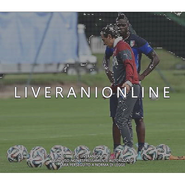 FIFA World Cup Brasile 2014 Mangaritiba (Rio de Janeiro) - 11.06.2014 Allenamento Italia Nella Foto:prandelli si ferma a parlare con balotelli a fine allenamento /Ph.Vitez-Ag. Aldo Liverani
