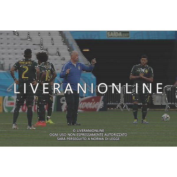 (140611) -- SAO PAULO, June 11, 2014 () -- Brazilian national team coach Luiz Felipe Scolari (2nd R) instructs players during the training on the field of Arena de Sao Paulo Stadium in Sao Paulo, Brazil, on June 11, 2014, one day ahead of the opening match of 2014 FIFA World Cup between Brazil and Croatia. (/Xu Zijian)(pcy) ©PHOTOSHOT/Agenzia Aldo Liverani sas - ITALY ONLY - EDITORIAL USE ONLY - Allenamento dei giocatori della squadra nazionale del Brasile all\'Arena de Sao Paulo Stadium di San Paolo, Brasile, il 11 Giugno 2014