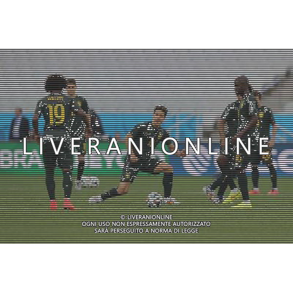 (140611) -- SAO PAULO, June 11, 2014 () -- Brazilian national team player Hernanes (C) trains with other players on the field of Arena de Sao Paulo Stadium in Sao Paulo, Brazil, on June 11, 2014, one day ahead of the opening match of 2014 FIFA World Cup between Brazil and Croatia. (/Xu Zijian)(pcy) ©PHOTOSHOT/Agenzia Aldo Liverani sas - ITALY ONLY - EDITORIAL USE ONLY - Allenamento dei giocatori della squadra nazionale del Brasile all\'Arena de Sao Paulo Stadium di San Paolo, Brasile, il 11 Giugno 2014