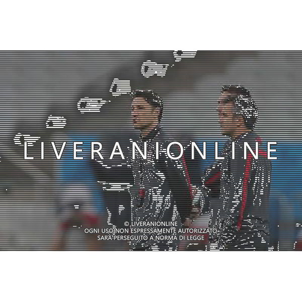 (140611) -- SAO PAULO, June 11, 2014 () -- Croatia\'s coach Niko Kovac (1st L) watches his players training in Sao Paulo, Brazil, on June 11, 2014, one day ahead of the opening match of 2014 FIFA World Cup between Brazil and Croatia.(/Xu Zijian)(rh) ©PHOTOSHOT/Agenzia Aldo Liverani sas - ITALY ONLY - EDITORIAL USE ONLY - Conferenza stampa e allenamento della nazionale della Croazia a San Paolo, Brasile, il 11 giugno 2014, un giorno prima della partita di Coppa del mondo FIFA 2014
